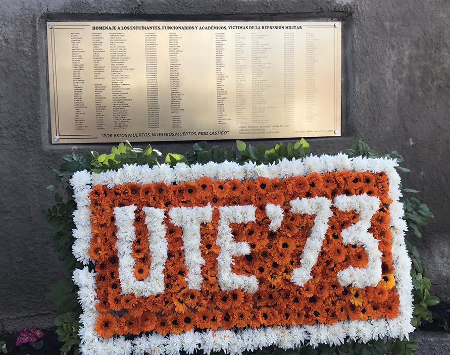 Foto de una corona de flores "UTE 73"