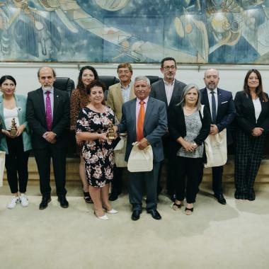 Foto con participantes de la Entrega de Premios VIME Usach por trayectorias destacadas