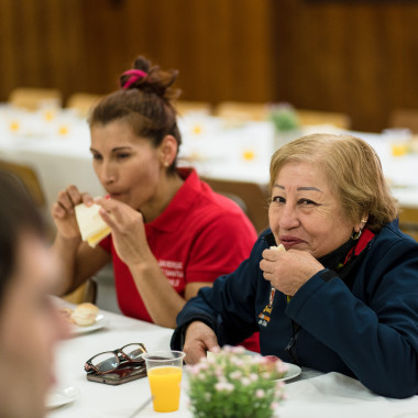 Trabajadoras y Trabajadores disfrutando del desayuno colectivo realizado en el Casino Central Usach