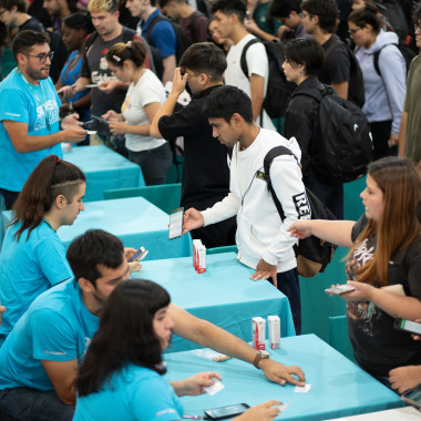 Entrega de credenciales en Gimnasio Usach