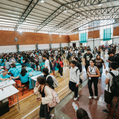 Entrega de credenciales en Gimnasio Usach