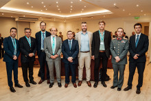 Rector y académicos Usach, director de Sernageomín, representante del Instituto Geográfico Militar en RM Hotel