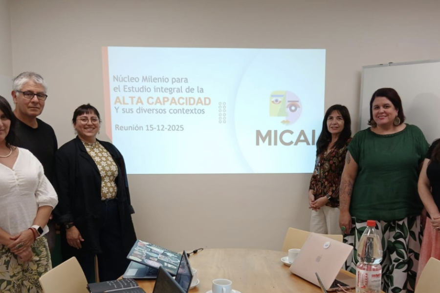 En la fotografía aparecen académicas Usach del núcleo