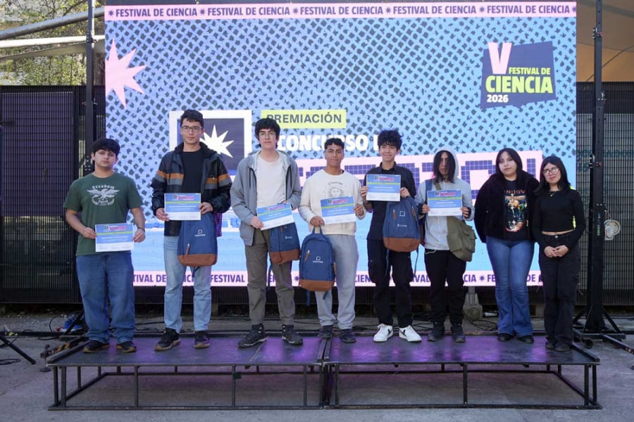 Imagen grupal ganadores de concurso